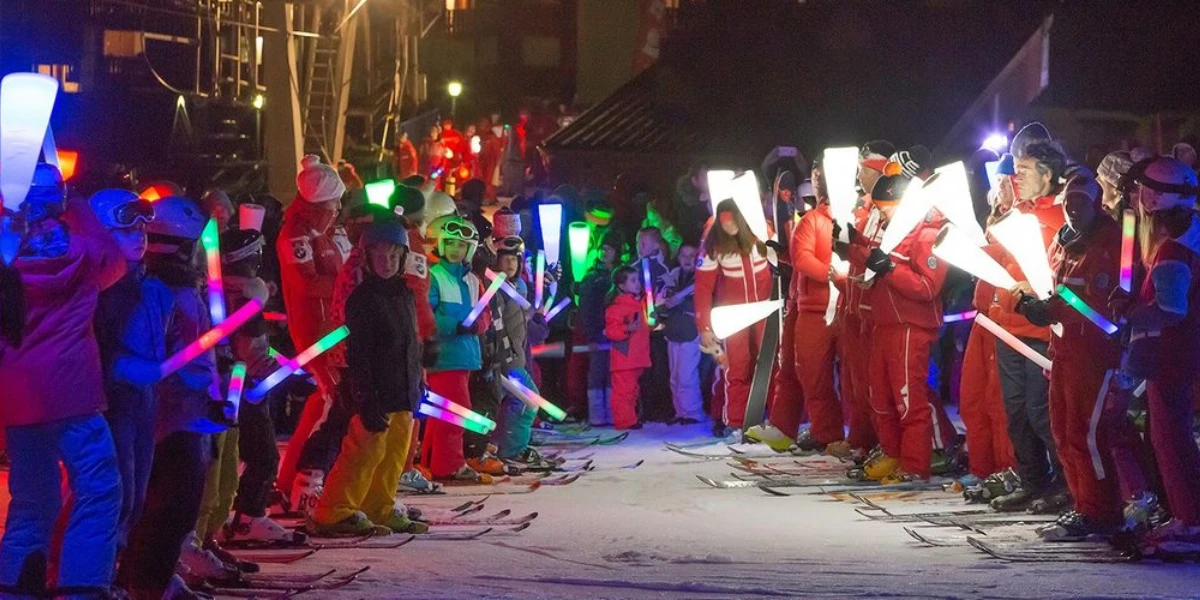 Snack and torchlight descent